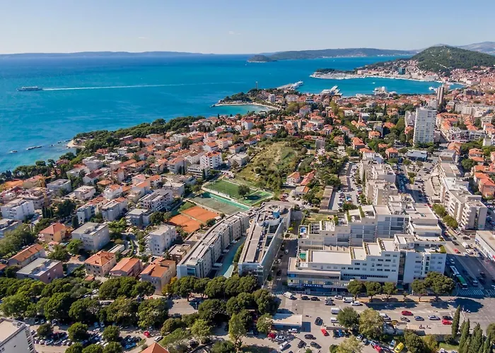 Lazarica Penthouse דירה *