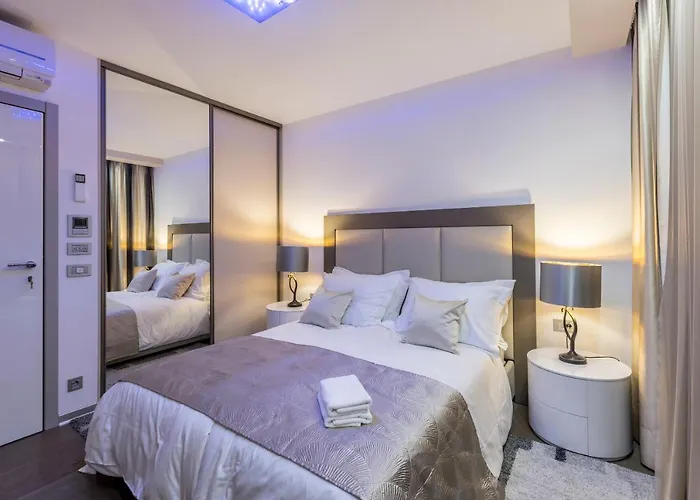 Lazarica Penthouse דירה *